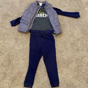 Rorie Whelan Boys Size 4T Grey/Navy Blue Puff Vest, Sweater & Pant Outfit!